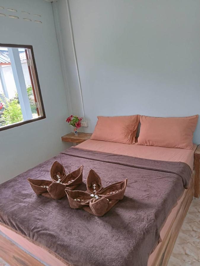 Baan Phuwamin Hotel Koh Lanta Bagian luar foto