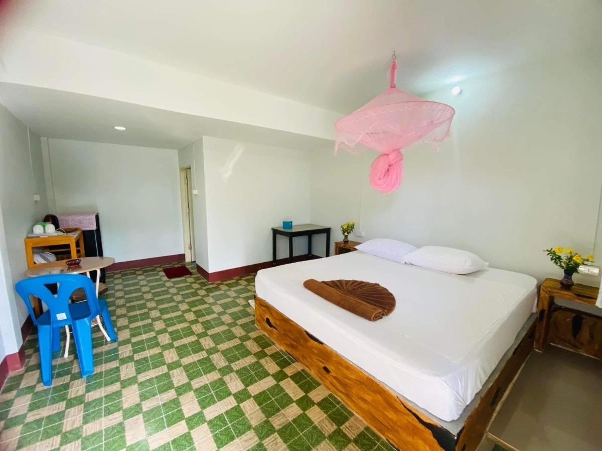 Baan Phuwamin Hotel Koh Lanta Bagian luar foto