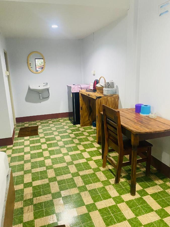 Baan Phuwamin Hotel Koh Lanta Bagian luar foto