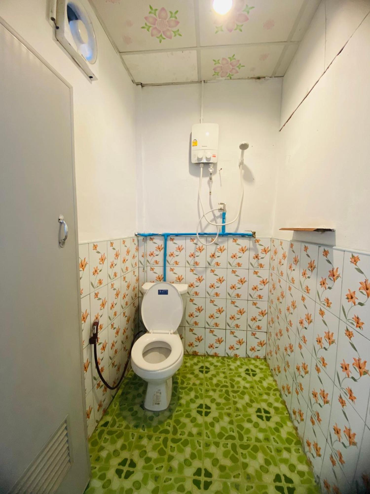 Baan Phuwamin Hotel Koh Lanta Bagian luar foto