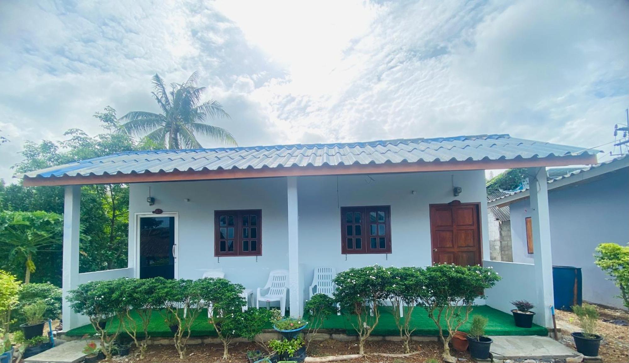 Baan Phuwamin Hotel Koh Lanta Bagian luar foto