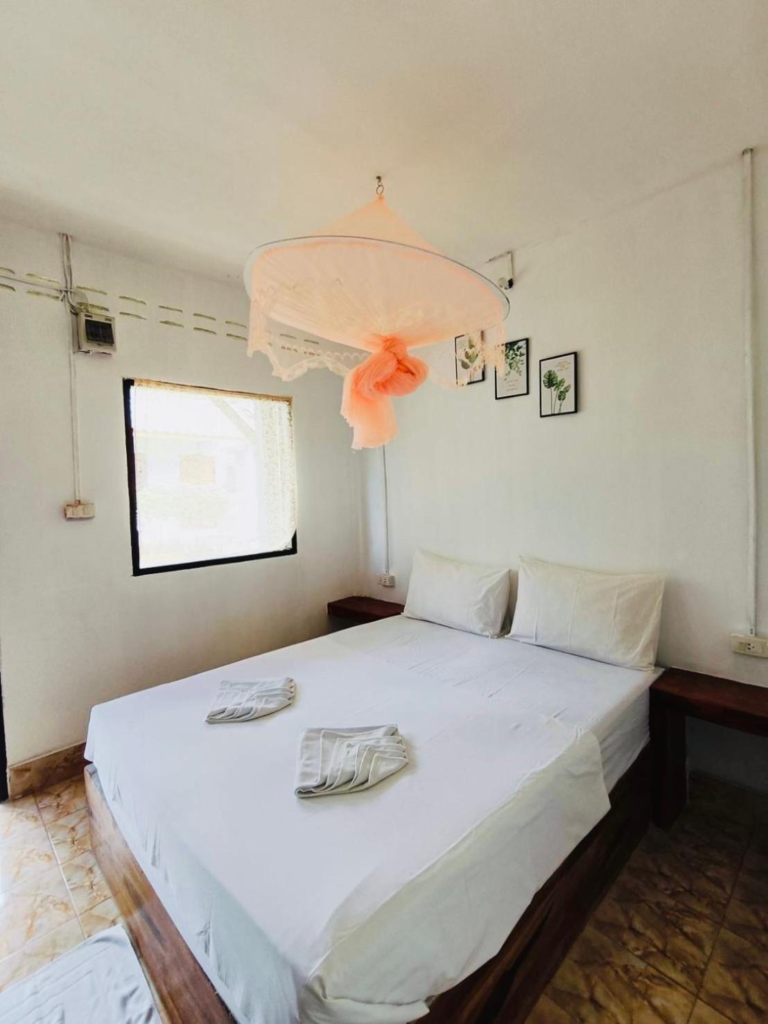 Baan Phuwamin Hotel Koh Lanta Bagian luar foto