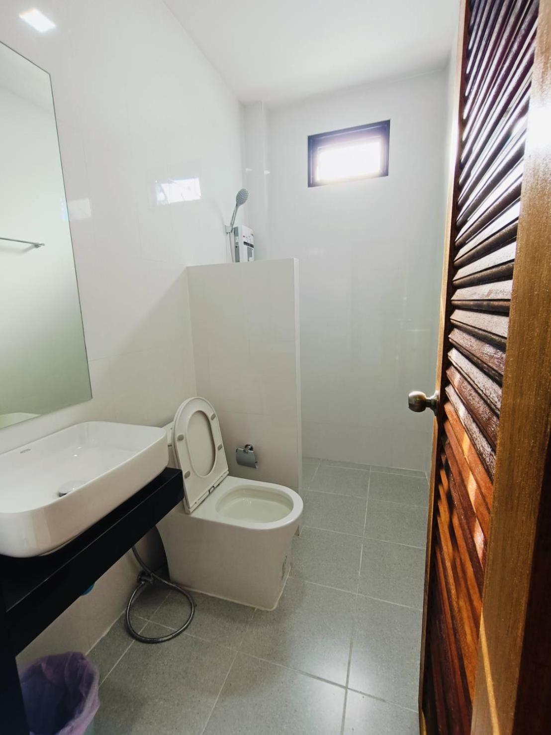 Baan Phuwamin Hotel Koh Lanta Bagian luar foto