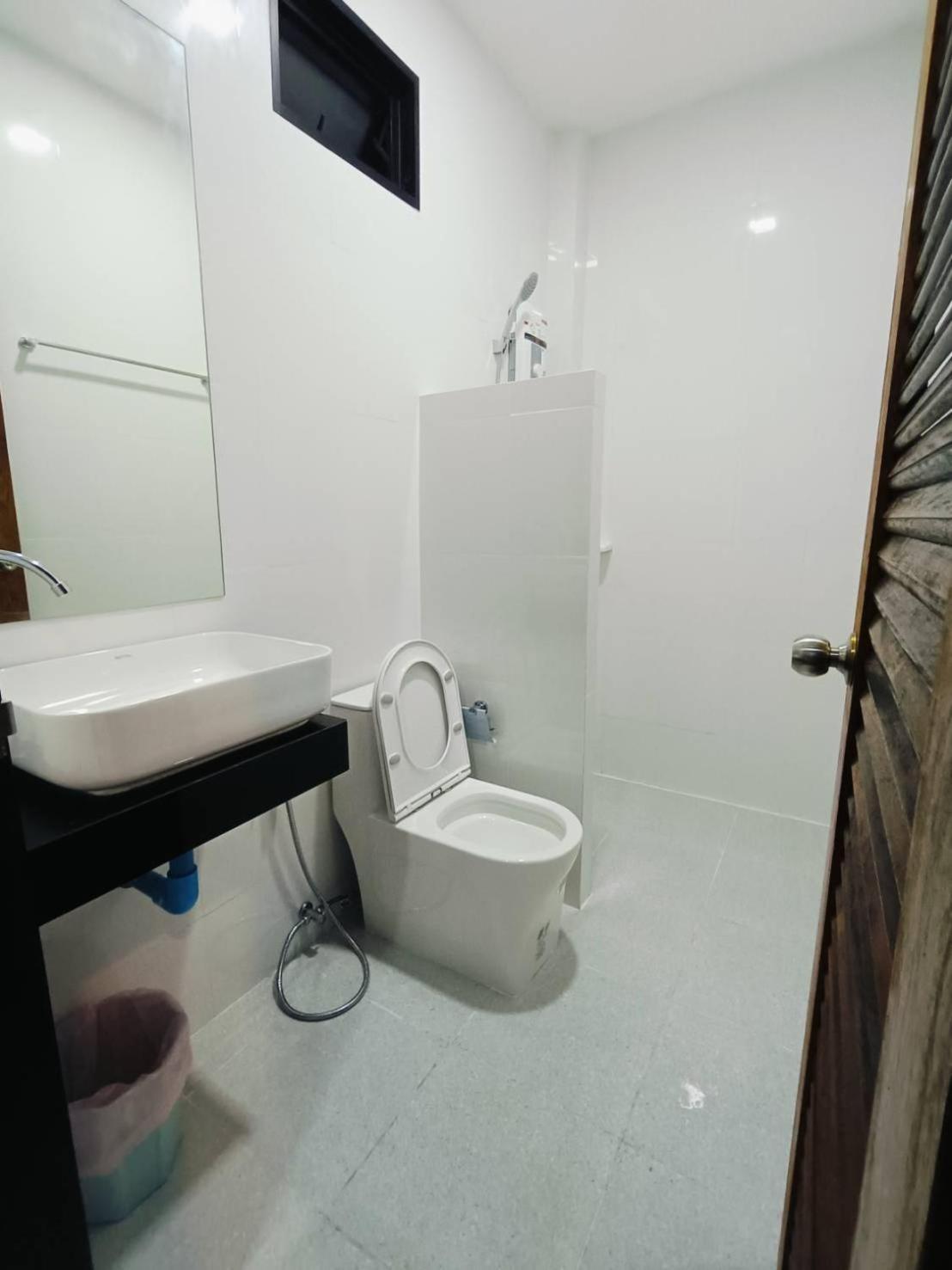 Baan Phuwamin Hotel Koh Lanta Bagian luar foto