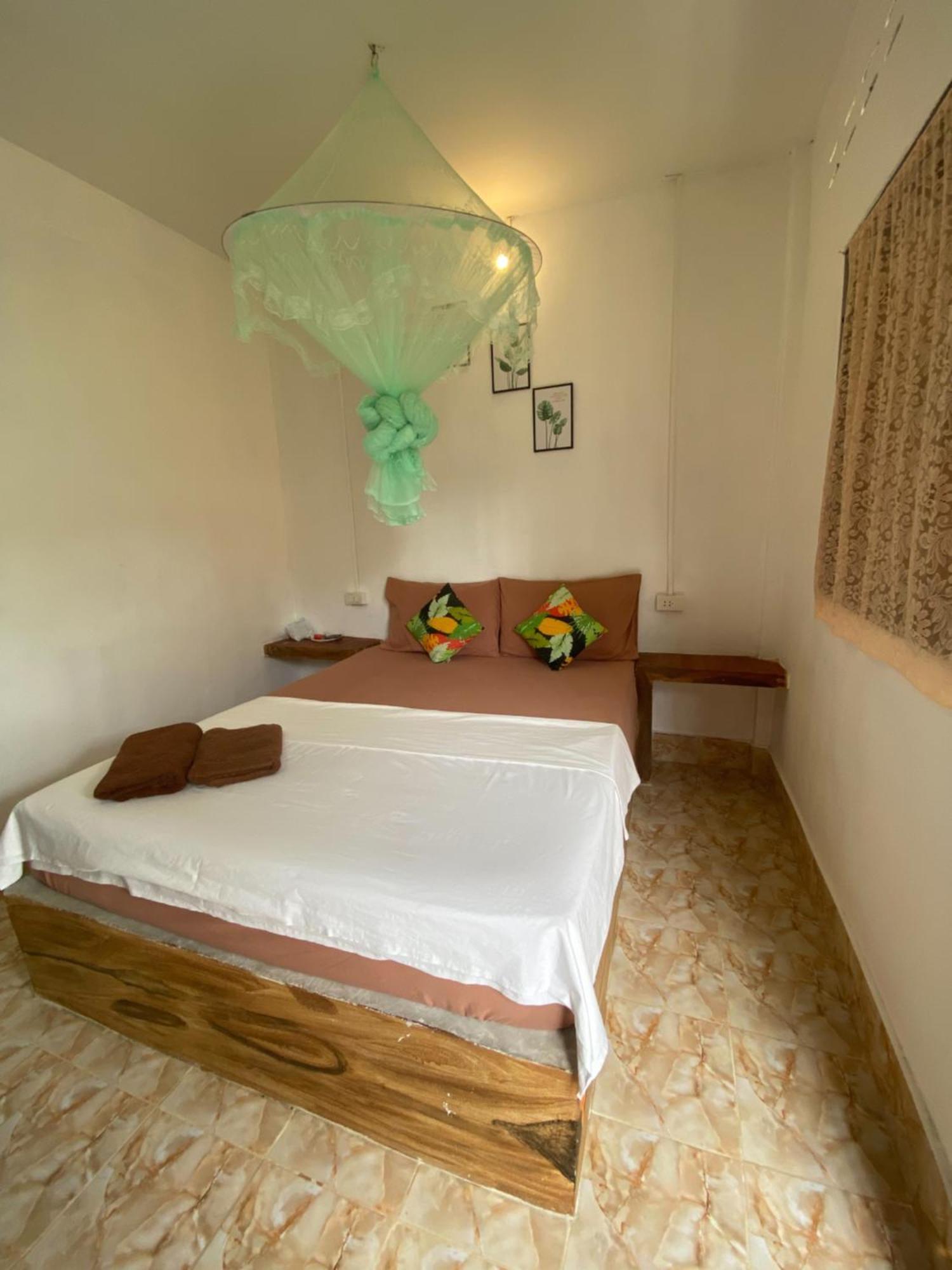 Baan Phuwamin Hotel Koh Lanta Ruang foto