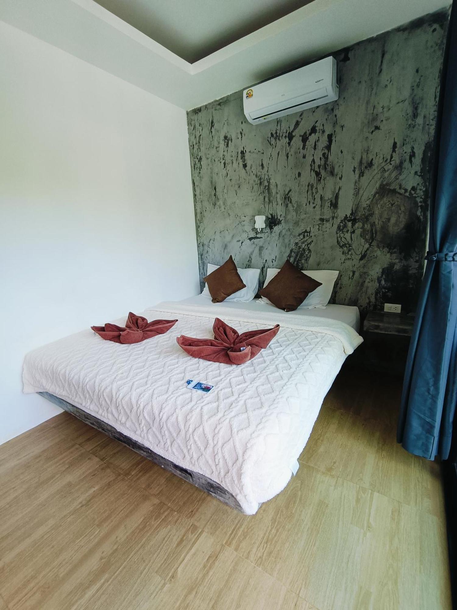 Baan Phuwamin Hotel Koh Lanta Ruang foto