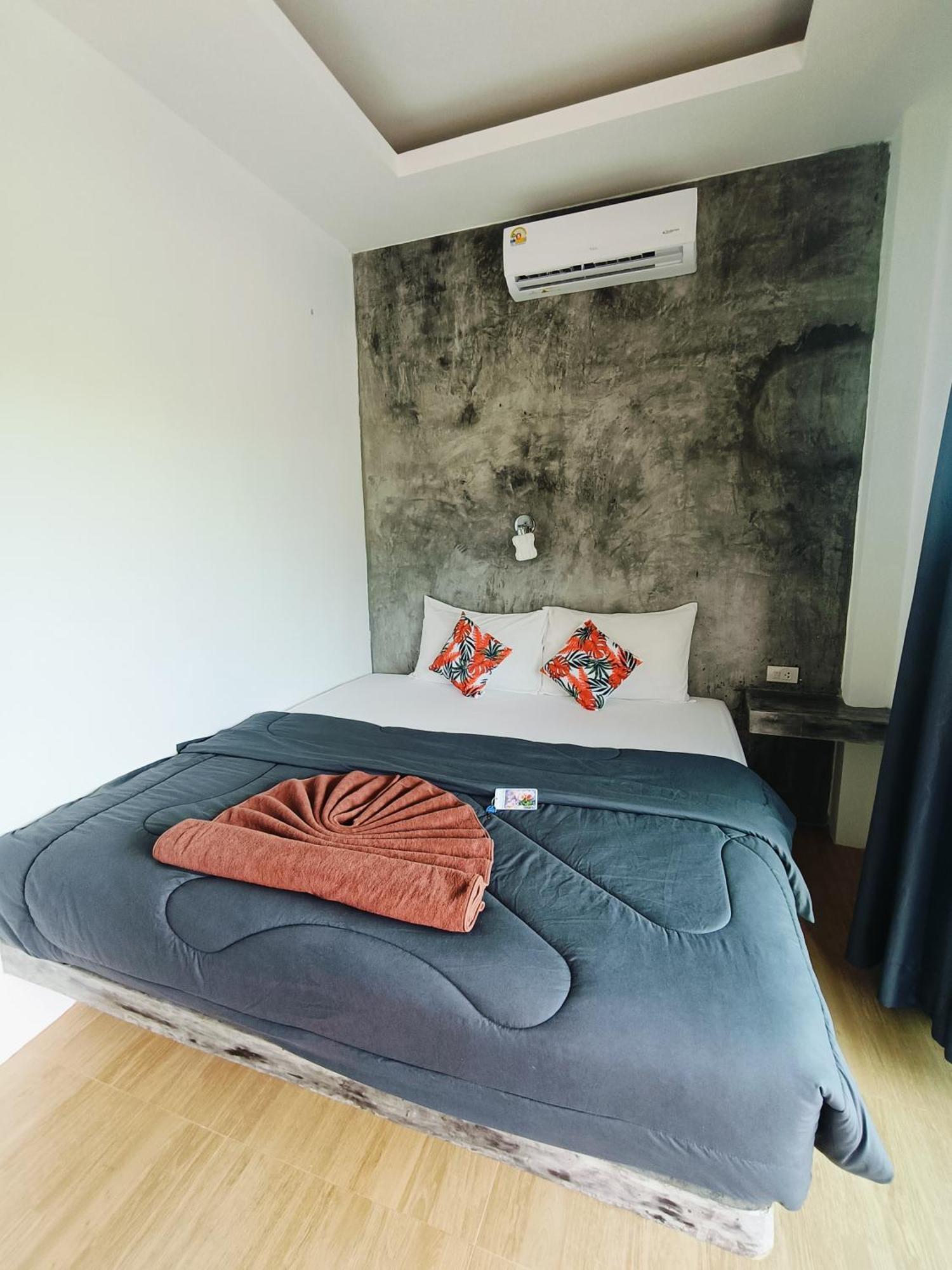 Baan Phuwamin Hotel Koh Lanta Ruang foto