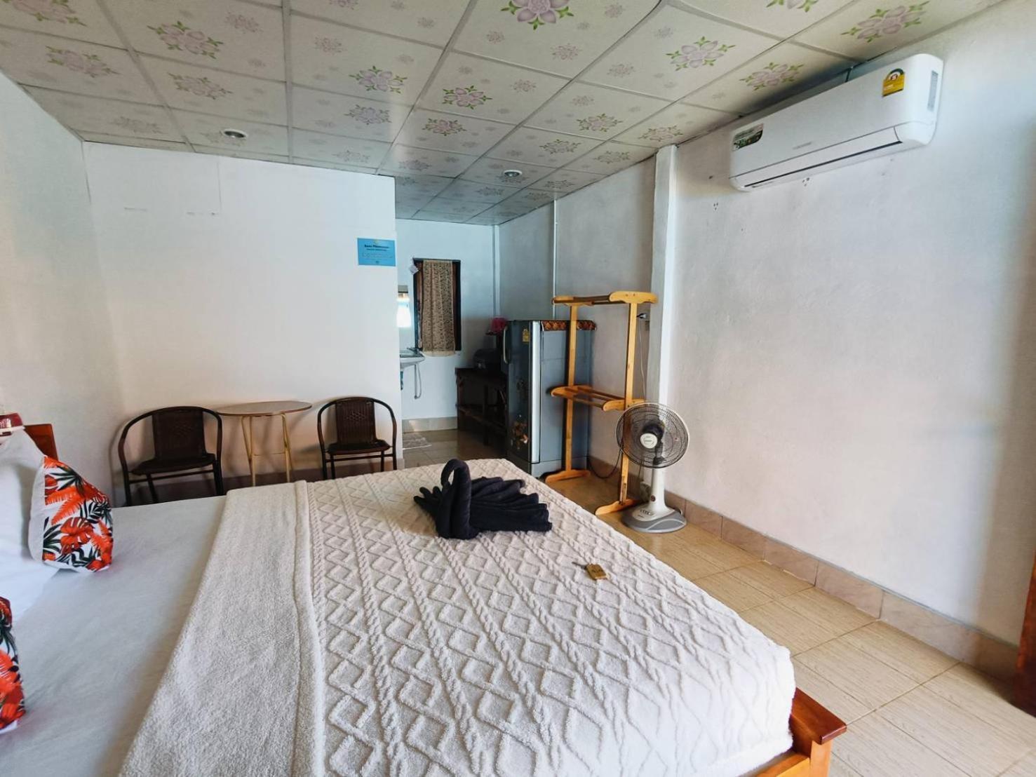 Baan Phuwamin Hotel Koh Lanta Ruang foto
